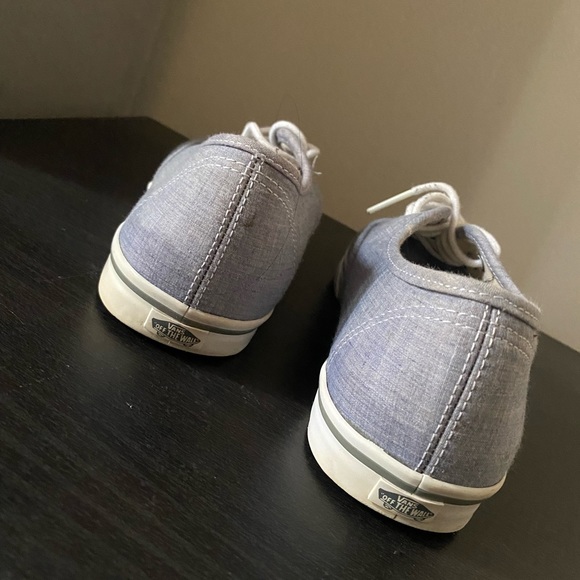 Vans - Picture 2 of 4